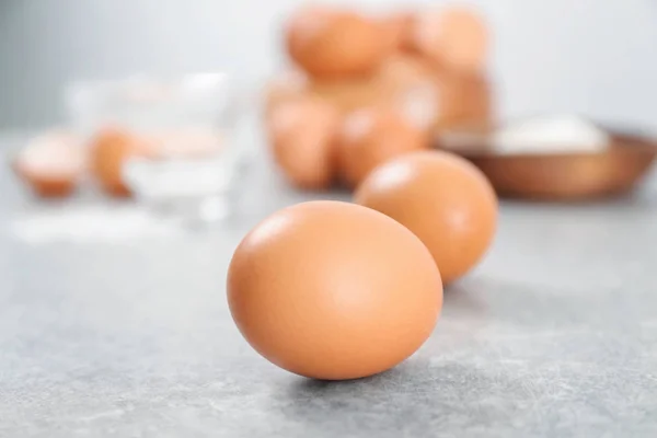 Csirke tojás a táblázat — Stock Fotó