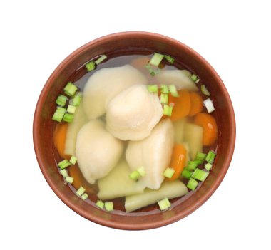 Beyaz arka plan üzerinde köfte ile lezzetli et suyu