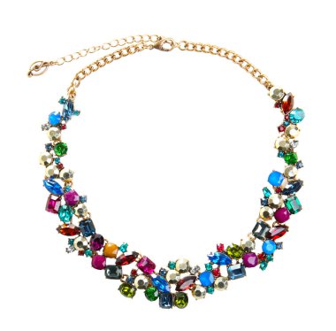 Beyaz arka planda güzel bir kolye