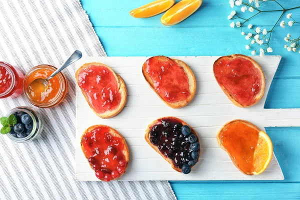 Toasts with sweet jams — Stock Photo, Image