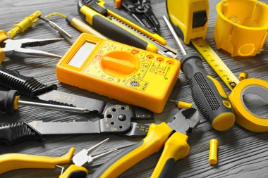 Tablo farklı elektrik araçları