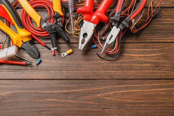 Verschillende Elektrische Gereedschappen Houten Achtergrond — Stockfoto