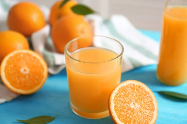 Verre Jus Orange Frais Sur Table — Photo