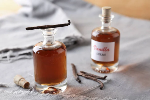 Glazen Flessen Met Vanille Extract Stof — Stockfoto