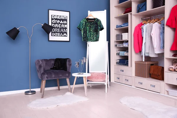 Dressing Intérieur Avec Grande Armoire — Photo