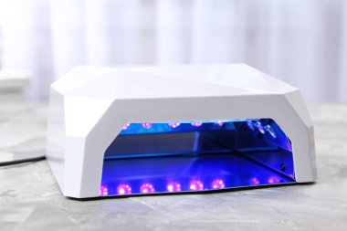 Ultraviyole lamba masada koltuklu saç yıkama teknesi