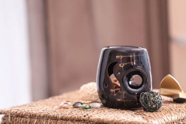 Aroma lamba hasır masada