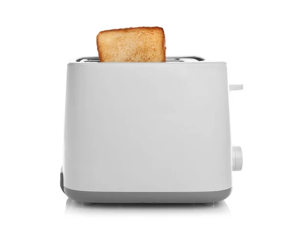 Menyiapkan roti dalam pemanggang roti dengan latar belakang putih — Stok Foto