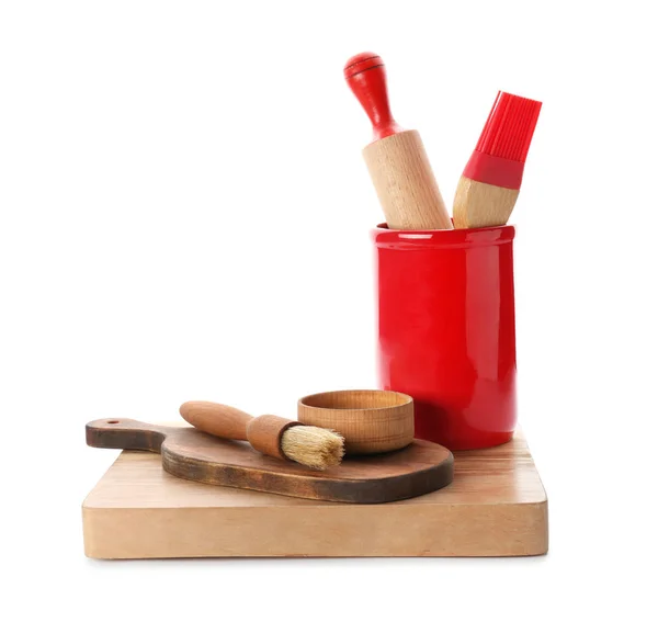 Dřevěné kuchyňské nádobí na bílém pozadí — Stock fotografie