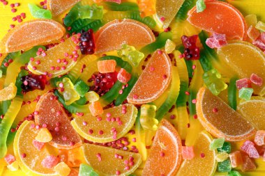 Arka plan olarak farklı renkli şekerler