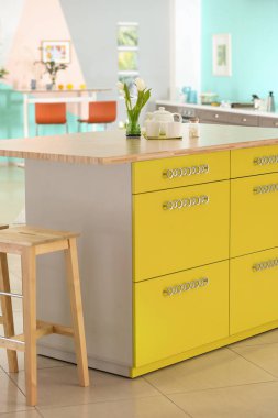 Ada modern mutfak iç ahşap top ile