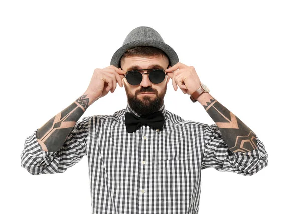 Portret Van Knappe Hipster Stijlvolle Outfit Witte Achtergrond — Stockfoto