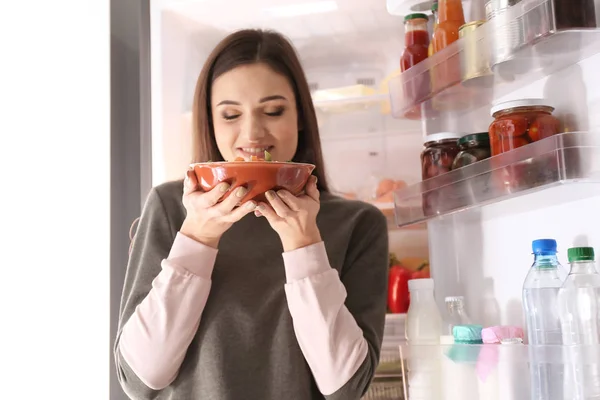 Young Woman Bowl Fresh Salad Open Refrigerator Home — Stock Photo, Image