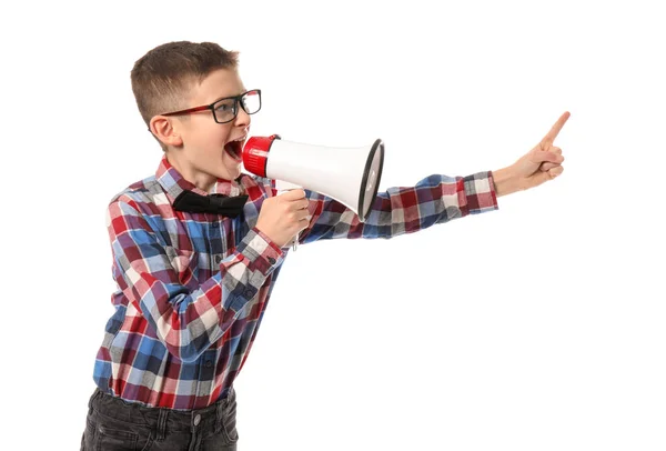 Emotionaler kleiner Junge ruft in Megafon auf weißem Hintergrund — Stockfoto