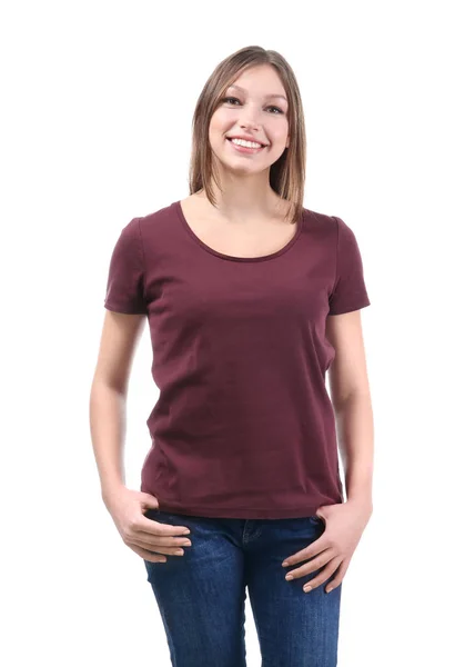 Νεαρή γυναίκα σε κομψό μπλουζάκι σε άσπρο φόντο. Κοροϊδεύω για σχεδίαση — Φωτογραφία Αρχείου