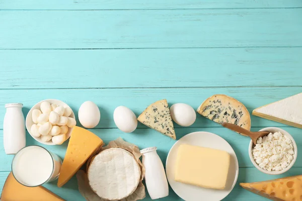 Fresh dairy products and eggs — Stock Photo, Image