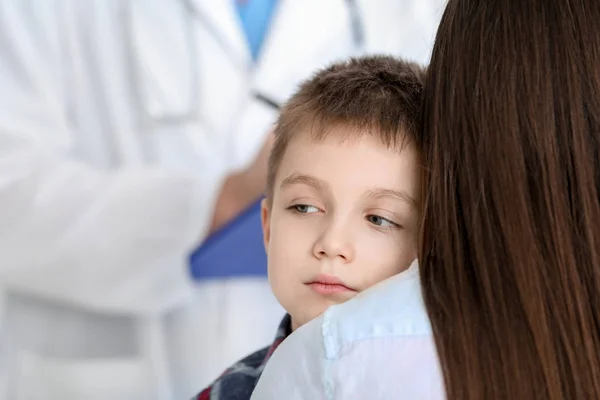 Little boy with mother — Stock Photo, Image