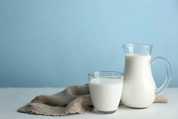 Свіжі молочні продукти — стокове фото
