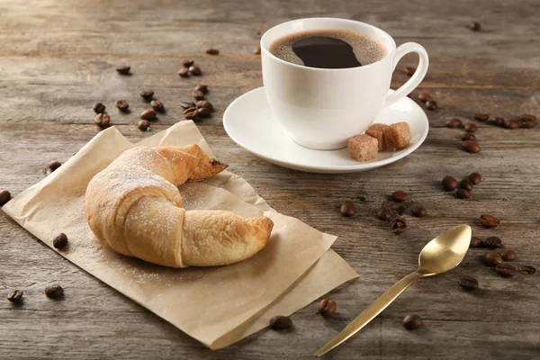 Roti sabit lezat dan secangkir kopi — Stok Foto