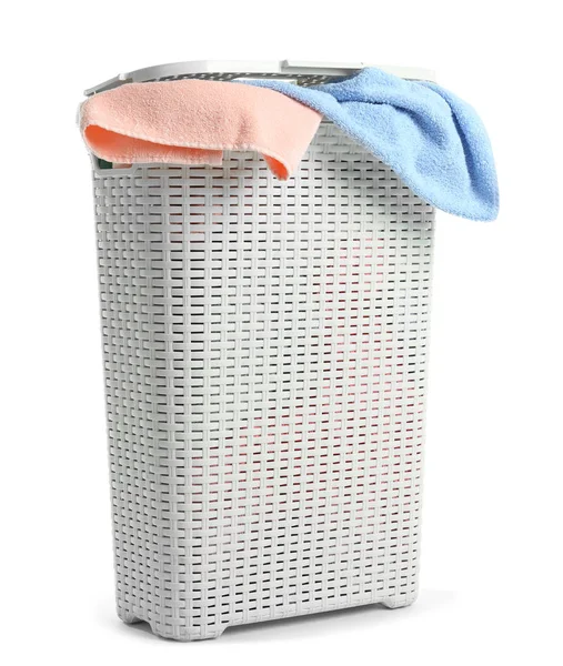 Wasmand met vuile handdoeken — Stockfoto