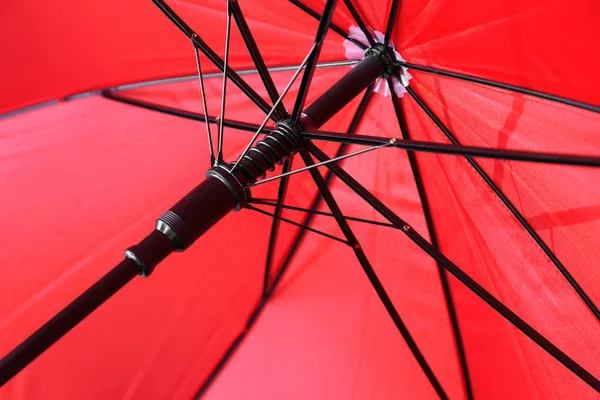 Öppnade röda paraply — Stockfoto