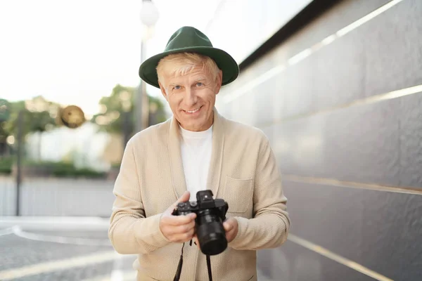 Bonito homem maduro — Fotografia de Stock