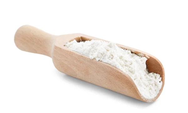Harina de trigo en cuchara de madera — Foto de Stock