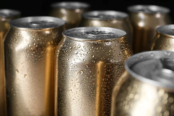 Cans of beer with drops of water — Stock Photo, Image