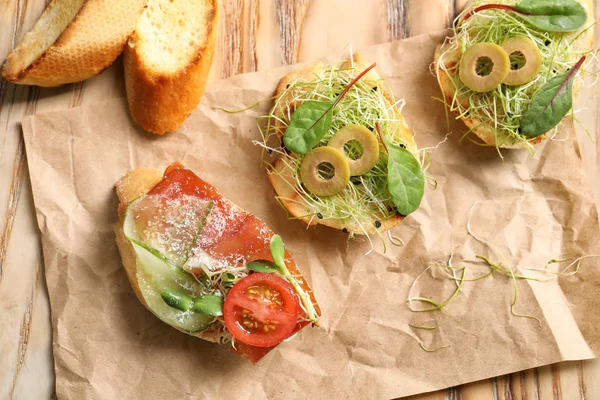 Finom szendvics falatok, sonka — Stock Fotó