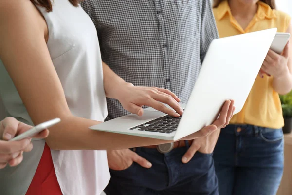 Team Young Marketing Managers Indoors — Stock Photo, Image