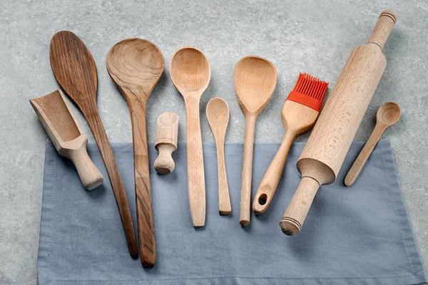 Set of kitchen utensils on grey background. Cooking master classes — Stock Photo, Image