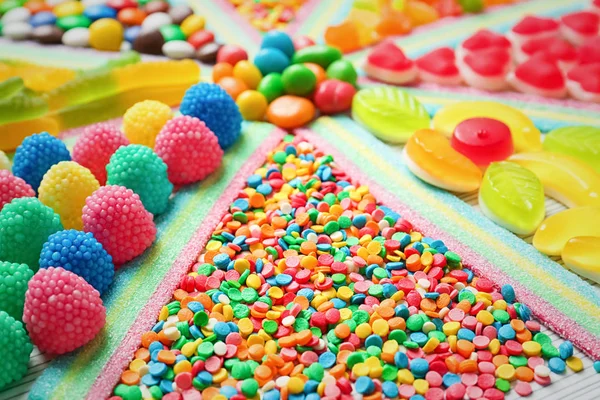 Deliciosos dulces de colores, primer plano — Foto de Stock