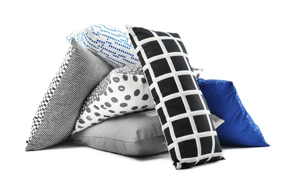 Travesseiros decorativos macios no fundo branco — Fotografia de Stock