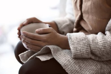 Zavallı kadın Kupası, closeup ile