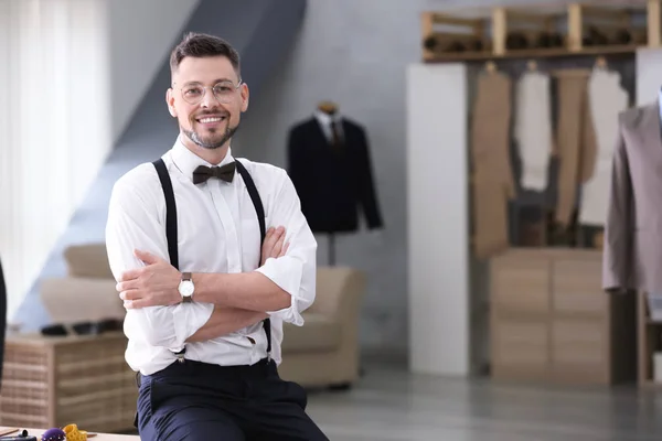 Handsome young tailor — Stock Photo, Image