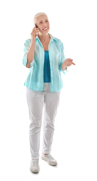 Mujer mayor hablando por teléfono móvil — Foto de Stock