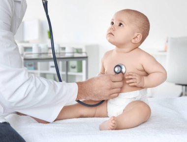 Doktor muayene şirin bebek Kliniği
