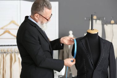 Üst düzey terzi Atölyesi çekici manken ölçüm