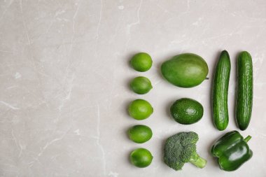 Farklı yeşil sebze ve meyve 