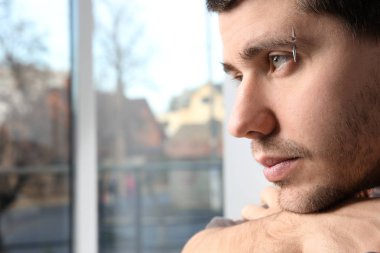 deldi kaş ile genç adam