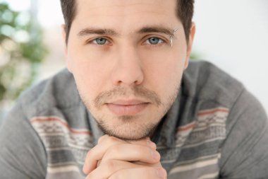 deldi kaş ile genç adam