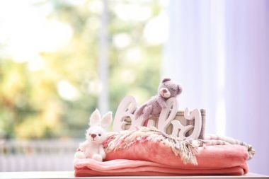 Çocuk odası masada iç detayları