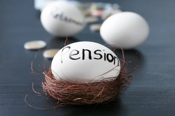 Яйце Словом Pension Гнізді Столі — стокове фото
