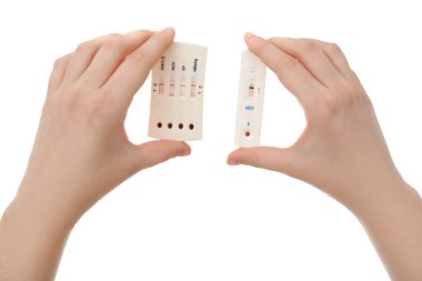 Farklı testler için HIV tutan kadın