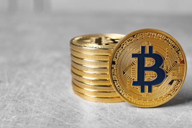 Işık altın bitcoins 