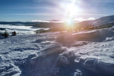 dağlar kış gününde