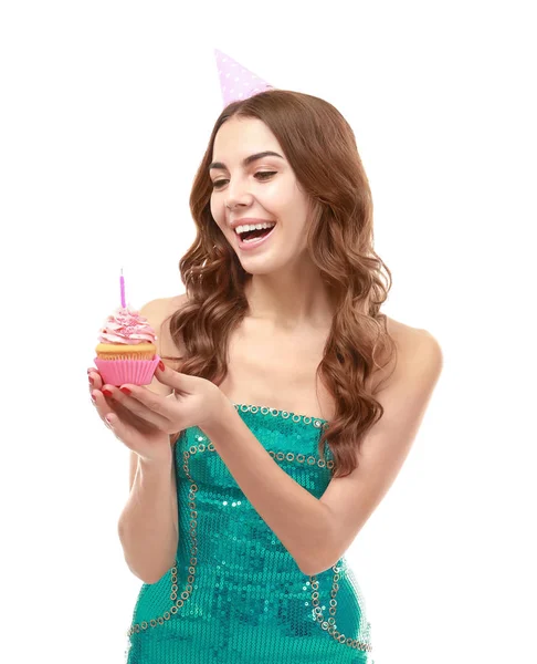 Giovane donna con cupcake di compleanno — Foto Stock