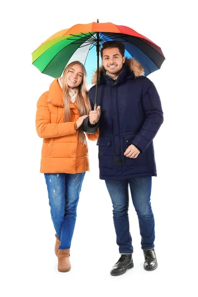 Couple romantique avec parapluie coloré — Photo