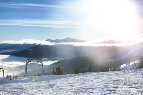 雪度假村滑雪坡 — 图库照片
