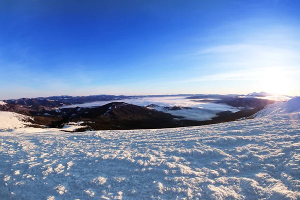 Beautiful landscape with snowy mountains in winter morning — Stock Photo, Image